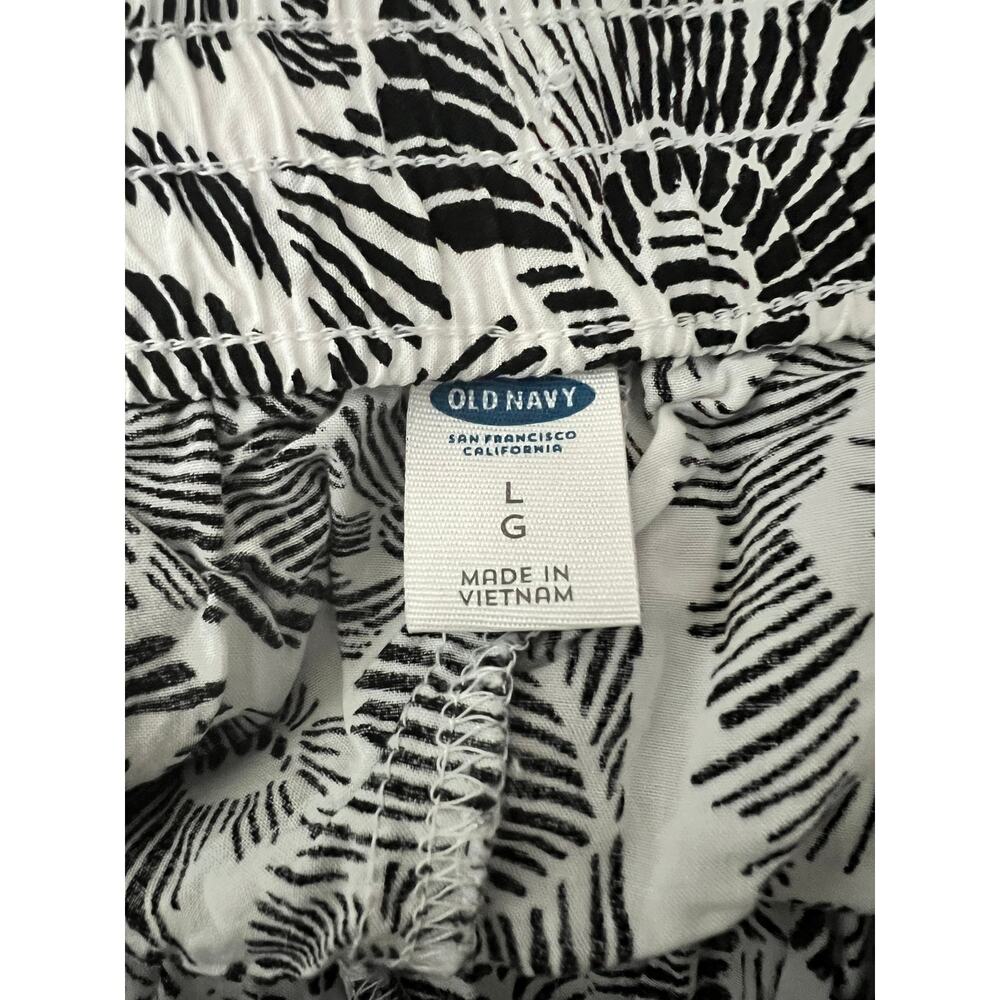 Old Navy Size Large Black and White Soft Drawstring Shorts - Picture 3 of 3